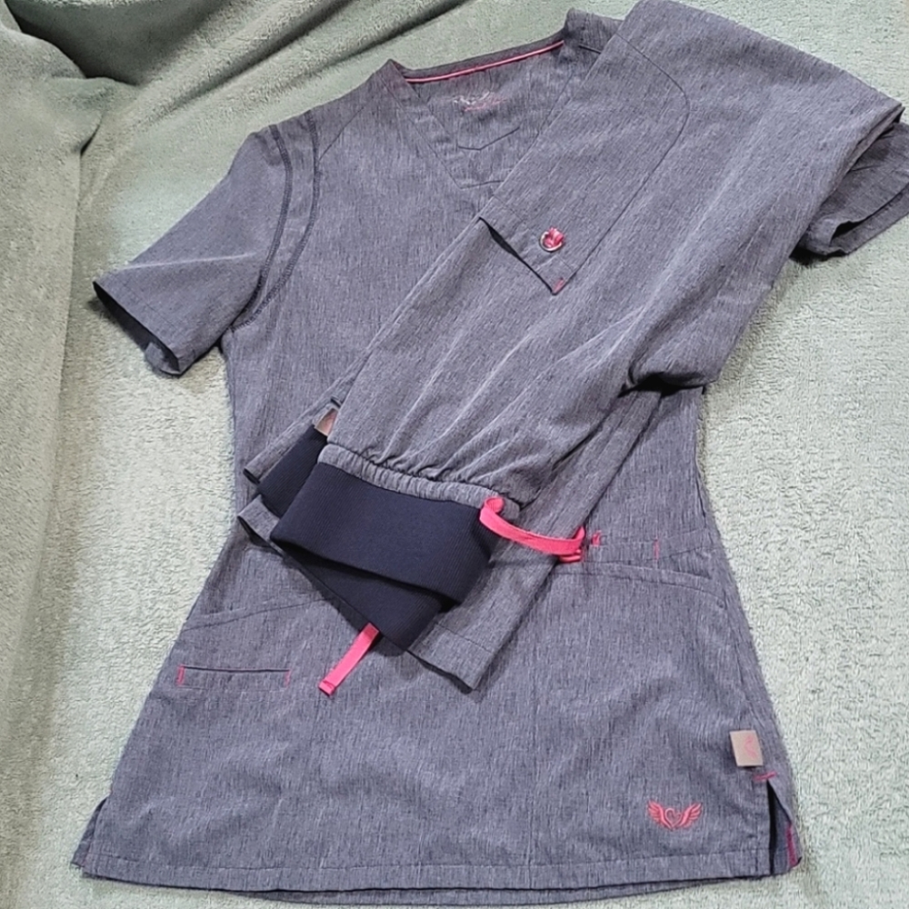 Smitten scrub set